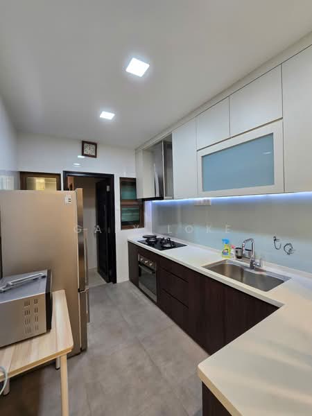 St. Martin Residence, 2 Saint Martin's Drive, 2 Bedrooms, 1,087 sqft, Condominium For Rent, by Gary Loke, 500230453 - Kitchen - PropertyGuru.com.sg