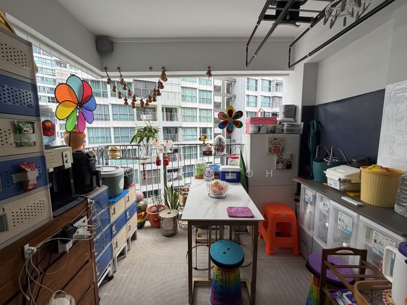 520A Tampines Central 8, 520A Tampines Central 8, 2 Bedrooms, 657 sqft, HDB Flat For Sale, by Alvin Toh, 500230463 - Balcony - PropertyGuru.com.sg