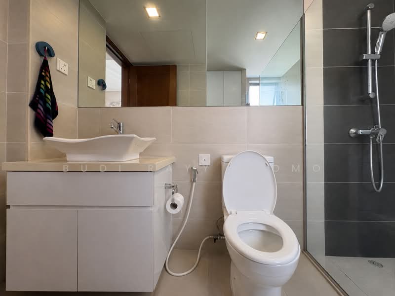 The Bayshore, 22 Bayshore Road, 2 Bedrooms, 1,012 sqft, Condominium For Sale, by Budi Rayy Utomo, 500230471 - Bathroom - PropertyGuru.com.sg