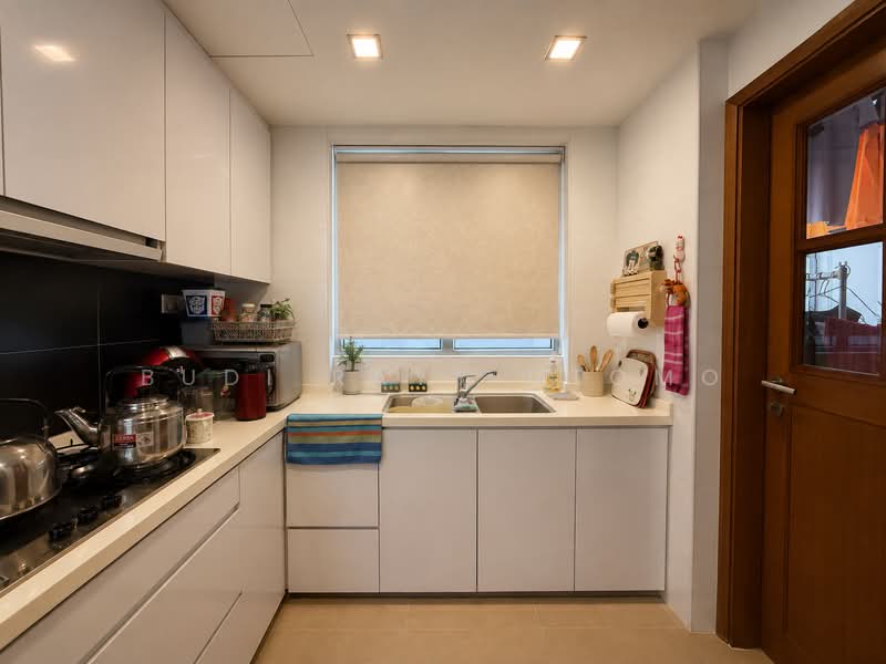 The Bayshore, 22 Bayshore Road, 2 Bedrooms, 1,012 sqft, Condominium For Sale, by Budi Rayy Utomo, 500230471 - Kitchen - PropertyGuru.com.sg