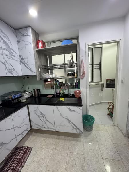 Kerrisdale, 30 Sturdee Road, 3 Bedrooms, 1,259 sqft, Condominium For Sale, by William Tan, 500230472 - Kitchen - PropertyGuru.com.sg