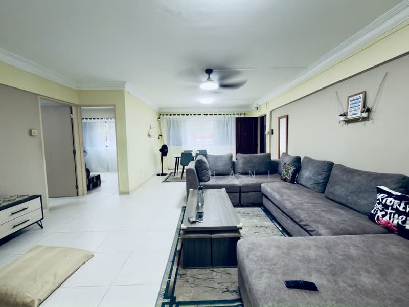 438 Jurong West Avenue 1, 438 Jurong West Avenue 1, 3 Bedrooms, 1,119 sqft, HDB Flat For Sale, by Lydia Hanim, 500230505 - Living Room - PropertyGuru.com.sg