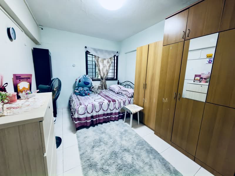 438 Jurong West Avenue 1, 438 Jurong West Avenue 1, 3 Bedrooms, 1,119 sqft, HDB Flat For Sale, by Lydia Hanim, 500230505 - Bedroom - PropertyGuru.com.sg