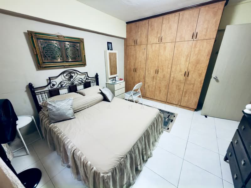 438 Jurong West Avenue 1, 438 Jurong West Avenue 1, 3 Bedrooms, 1,119 sqft, HDB Flat For Sale, by Lydia Hanim, 500230505 - Bedroom - PropertyGuru.com.sg