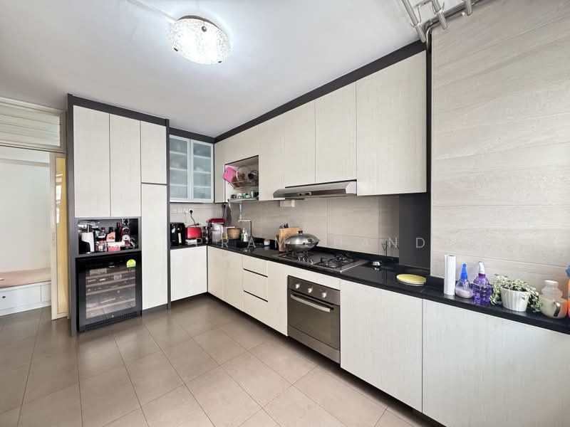 862 Tampines Street 83, 862 Tampines Street 83, 3 Bedrooms, 1,119 sqft, HDB Flat For Sale, by S. Pramchand, 500230510 - Kitchen - PropertyGuru.com.sg