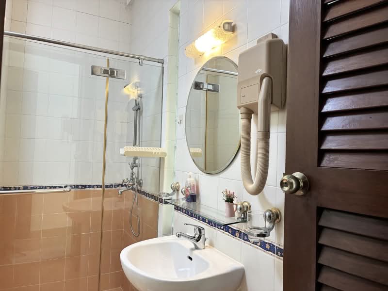 Clementi Park, 127 Sunset Way, Room Rental, 200 sqft, Condominium For Rent, by Anthony Lee, 500230512 - Bathroom - PropertyGuru.com.sg