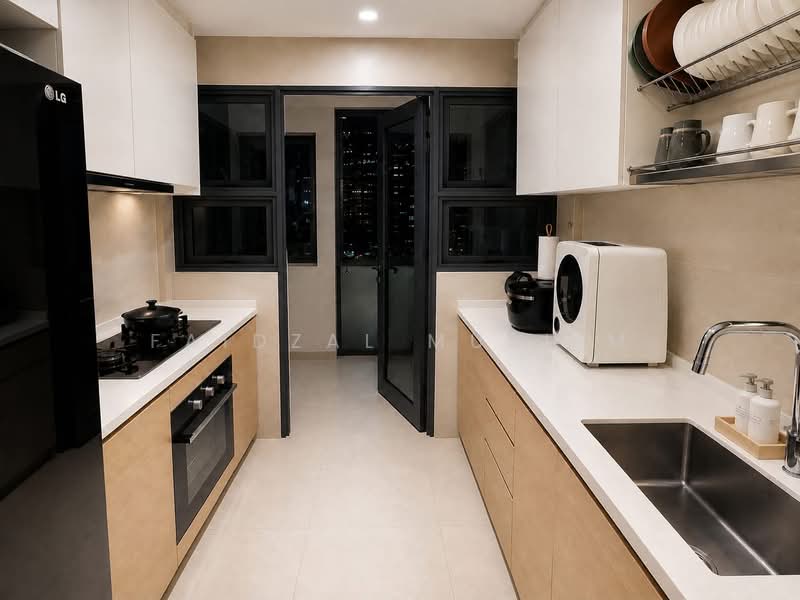 Treasure at Tampines, 5 Tampines Lane, Pasir Ris / Tampines, 3 Bedrooms, 1,033 sqft, Condominium For Sale, by Faidzal Muslim, 500230513 - Kitchen - PropertyGuru.com.sg