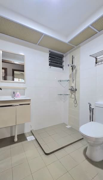 450B Bukit Batok West Avenue 6, 450B Bukit Batok West Avenue 6, Dairy Farm / Bukit Panjang / Choa Chu Kang, 3 Bedrooms, 1,001 sqft, HDB Flat For Sale, by Ken Poh, 500230514 - Bathroom - PropertyGuru.com.sg
