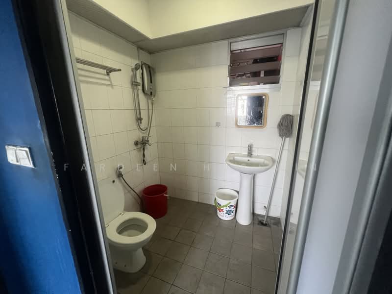 213A Punggol Walk, 213A Punggol Walk, 3 Bedrooms, 93 sqft, HDB Flat For Rent, by Fardeen Hussain, 500230522 - Bathroom - PropertyGuru.com.sg