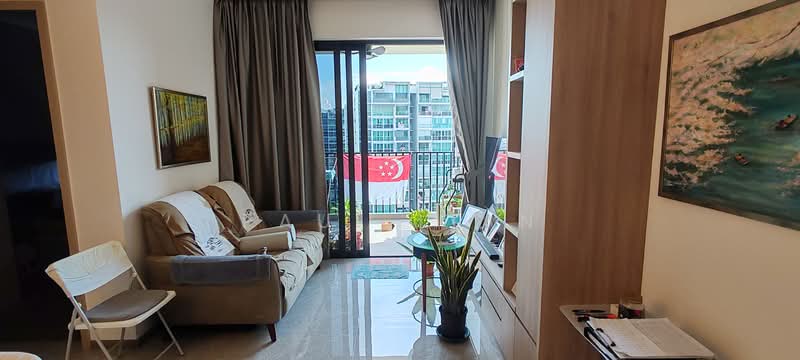 Sengkang Grand Residences, 72 Compassvale Bow, Hougang / Punggol / Sengkang, 2 Bedrooms, 764 sqft, Condominium For Sale, by Paul Lian, 500230525 - Living Room - PropertyGuru.com.sg