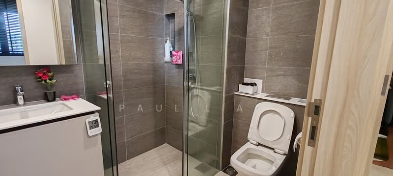 Sengkang Grand Residences, 72 Compassvale Bow, Hougang / Punggol / Sengkang, 2 Bedrooms, 764 sqft, Condominium For Sale, by Paul Lian, 500230525 - Bathroom - PropertyGuru.com.sg