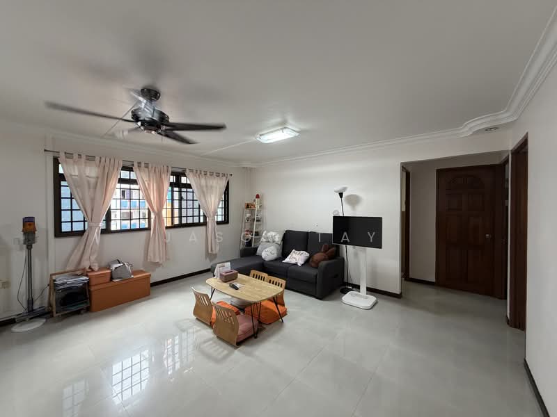 305 Bukit Batok Street 31, 305 Bukit Batok Street 31, 3 Bedrooms, 1,001 sqft, HDB Flat For Rent, by Jason Tay, 500230527 - Living Room - PropertyGuru.com.sg