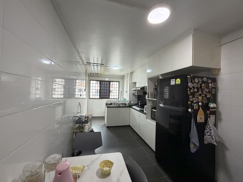 305 Bukit Batok Street 31, 305 Bukit Batok Street 31, 3 Bedrooms, 1,001 sqft, HDB Flat For Rent, by Jason Tay, 500230527 - Kitchen - PropertyGuru.com.sg