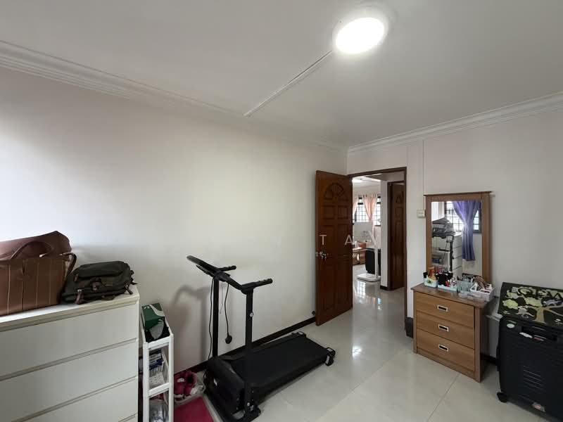 305 Bukit Batok Street 31, 305 Bukit Batok Street 31, 3 Bedrooms, 1,001 sqft, HDB Flat For Rent, by Jason Tay, 500230527 - Bedroom - PropertyGuru.com.sg