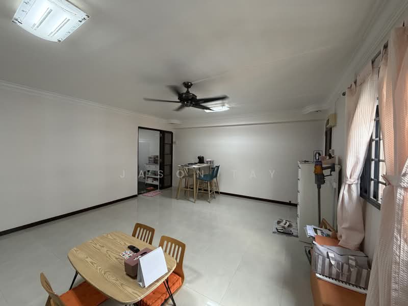 305 Bukit Batok Street 31, 305 Bukit Batok Street 31, 3 Bedrooms, 1,001 sqft, HDB Flat For Rent, by Jason Tay, 500230527 - Living Room - PropertyGuru.com.sg