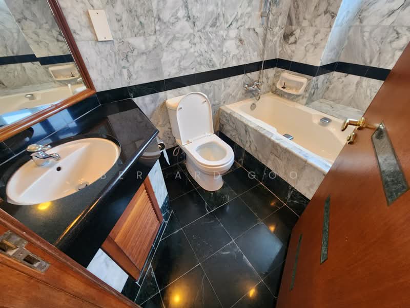 The Sierra, 80 Mount Sinai Drive, 5 Bedrooms, 2,906 sqft, Apartment For Sale, by Bernard Goo, 500230539 - Bathroom - PropertyGuru.com.sg