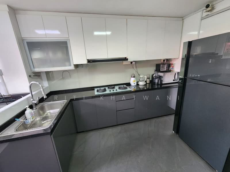 241 Jurong East Street 24, 241 Jurong East Street 24, 2 Bedrooms, 731 sqft, HDB Flat For Sale, by Priti Khatwani, 500230541 - PropertyGuru.com.sg
