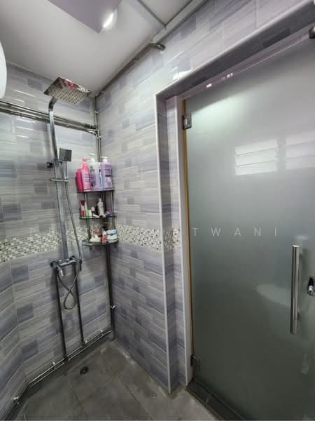 241 Jurong East Street 24, 241 Jurong East Street 24, 2 Bedrooms, 731 sqft, HDB Flat For Sale, by Priti Khatwani, 500230541 - PropertyGuru.com.sg