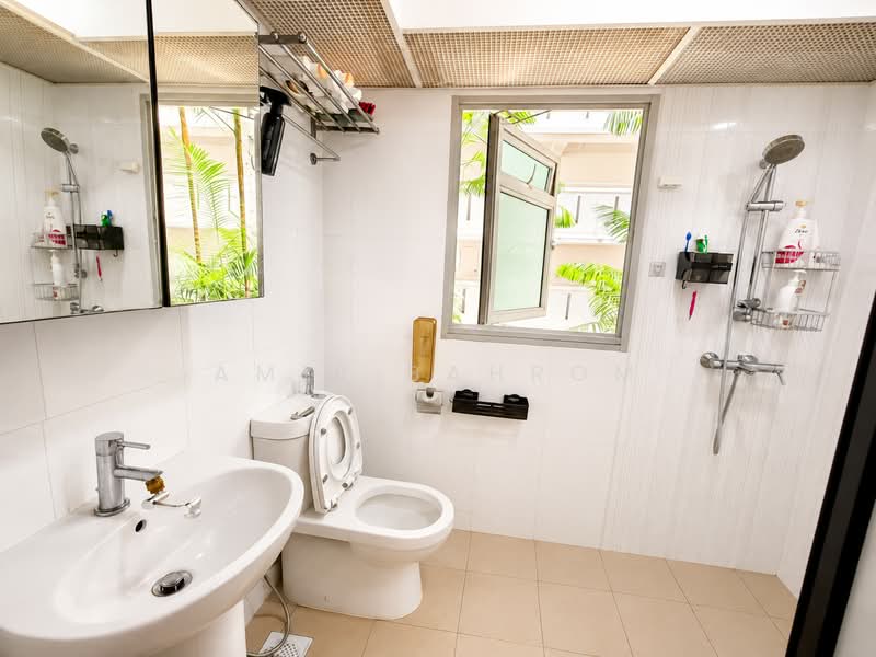 469A Meadow Spring @ Yishun, 469A Yishun Street 43, 3 Bedrooms, 1,001 sqft, HDB Flat For Sale, by Amir Bahrom, 500230548 - Bathroom - PropertyGuru.com.sg