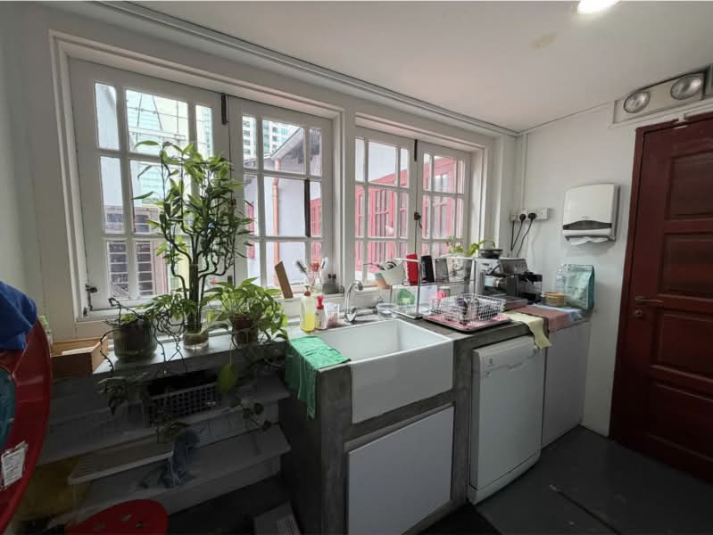 Far East Square, 82 Telok Ayer Street, Boat Quay / Raffles Place / Marina, 6,427 sqft, Office For Rent, by Linda Tey, 500230550 - Kitchen - CommercialGuru.com.sg