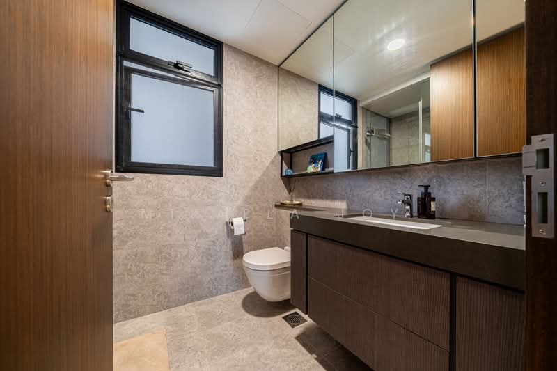 Avenue South Residence, 13 Silat Avenue, 3 Bedrooms, 1,109 sqft, Condominium For Sale, by Mikaela Joy, 500230554 - Common Bathroom - PropertyGuru.com.sg