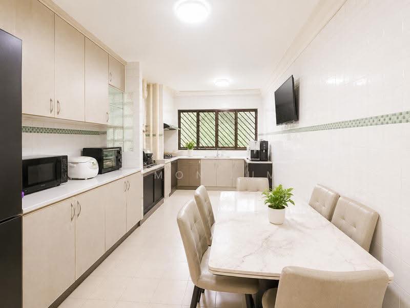 701 Bedok Reservoir Road, 701 Bedok Reservoir Road, Bedok / Upper East Coast, 2 Bedrooms, 883 sqft, HDB Flat For Sale, by Simon Lum, 500230557 - Kitchen - PropertyGuru.com.sg