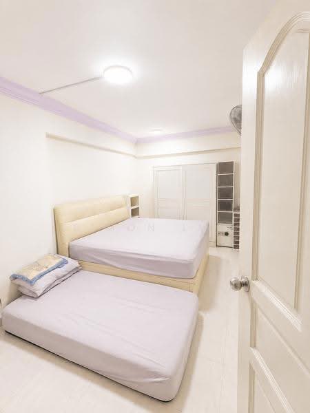 701 Bedok Reservoir Road, 701 Bedok Reservoir Road, Bedok / Upper East Coast, 2 Bedrooms, 883 sqft, HDB Flat For Sale, by Simon Lum, 500230557 - Bedroom - PropertyGuru.com.sg