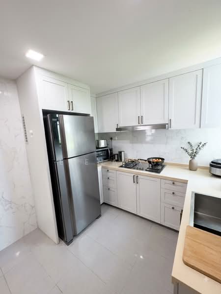 The Hillside, 341 Upper Bukit Timah Road, 3 Bedrooms, 1,302 sqft, Condominium For Sale, by Elena Au, 500230562 - Kitchen - PropertyGuru.com.sg