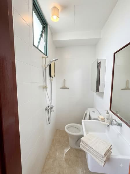 The Hillside, 341 Upper Bukit Timah Road, 3 Bedrooms, 1,302 sqft, Condominium For Sale, by Elena Au, 500230562 - Bathroom - PropertyGuru.com.sg
