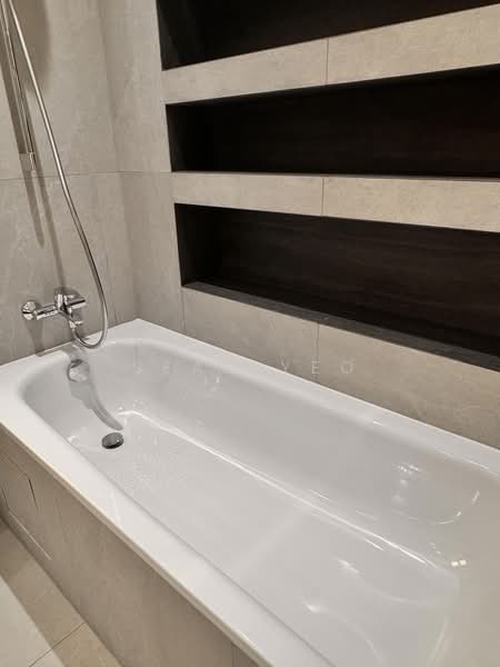 Aspen Heights, 261 River Valley Road, 4 Bedrooms, 1,582 sqft, Condominium For Rent, by Sean Yeo, 500230580 - Bathroom - PropertyGuru.com.sg
