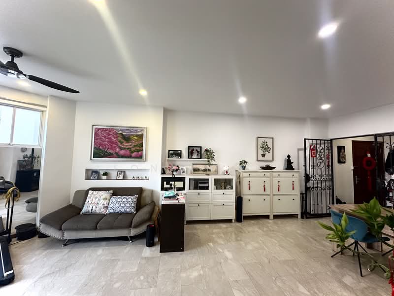 Villa Martia, 11 Martia Road, 3 Bedrooms, 1,281 sqft, Condominium For Sale, by Leonard Yew, 500230585 - Living Room - PropertyGuru.com.sg
