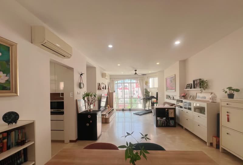 Villa Martia, 11 Martia Road, 3 Bedrooms, 1,281 sqft, Condominium For Sale, by Leonard Yew, 500230585 - Living Room - PropertyGuru.com.sg