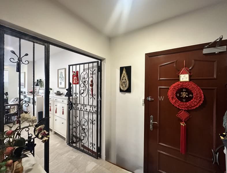 Villa Martia, 11 Martia Road, 3 Bedrooms, 1,281 sqft, Condominium For Sale, by Leonard Yew, 500230585 - Entrance - PropertyGuru.com.sg