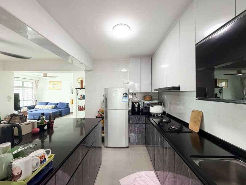 421B Northshore Drive, 421B Northshore Drive, 3 Bedrooms, 1,001 sqft, HDB Flat For Sale, by Ng Gek Chong (黄岳聪), 500230589 - Kitchen - PropertyGuru.com.sg