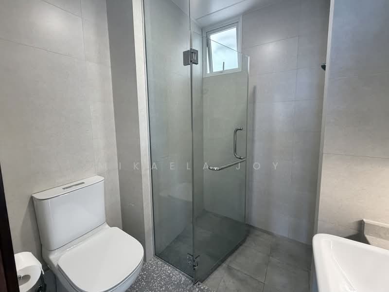 City Square Residences, 8 Kitchener Link, 2 Bedrooms, 872 sqft, Condominium For Rent, by Mikaela Joy, 500230591 - Common Bathroom - PropertyGuru.com.sg