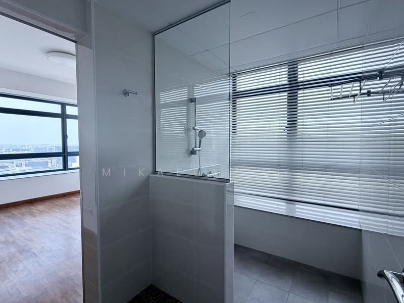 City Square Residences, 8 Kitchener Link, 2 Bedrooms, 872 sqft, Condominium For Rent, by Mikaela Joy, 500230591 - Master Ensuite - PropertyGuru.com.sg
