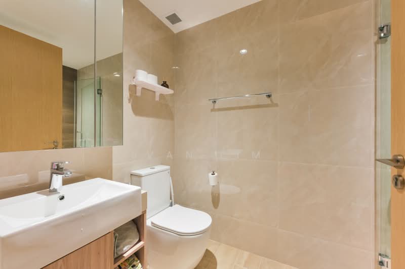 Urban Treasures, 205 Jalan Eunos, 3 Bedrooms, 883 sqft, Condominium For Sale, by Ivan Lim, 500230592 - Bathroom - PropertyGuru.com.sg