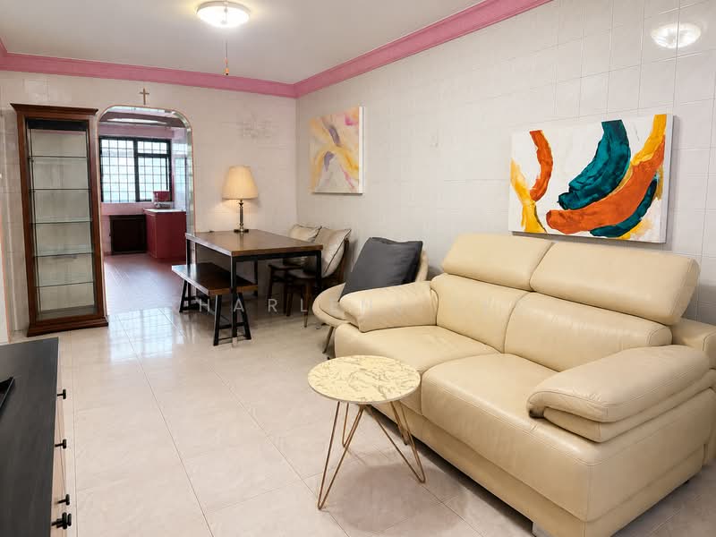 9 Lorong 7 Toa Payoh, 9 Lorong 7 Toa Payoh, 2 Bedrooms, 710 sqft, HDB Flat For Sale, by Sharlene Teo, 500230593 - Living Room - PropertyGuru.com.sg