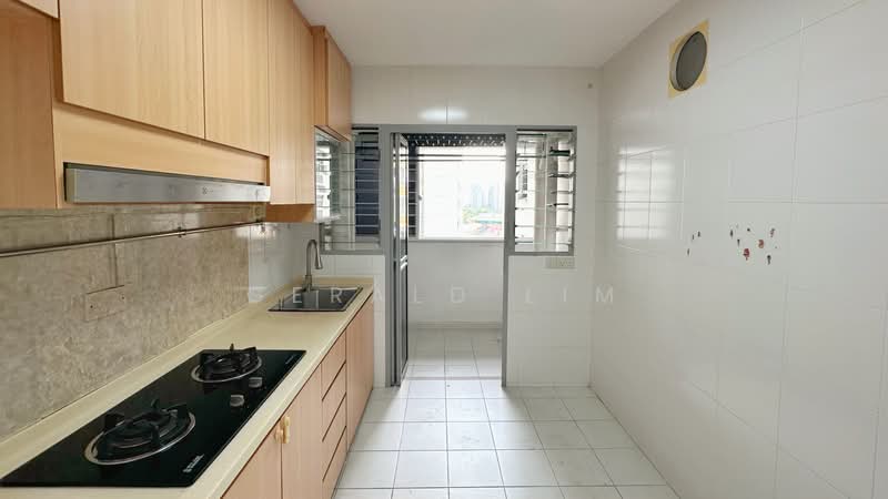 327C Anchorvale Road, 327C Anchorvale Road, 3 Bedrooms, 990 sqft, HDB Flat For Sale, by Gerald Lim, 500230594 - Kitchen - PropertyGuru.com.sg
