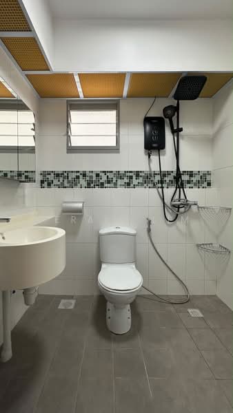 327C Anchorvale Road, 327C Anchorvale Road, 3 Bedrooms, 990 sqft, HDB Flat For Sale, by Gerald Lim, 500230594 - Bathroom - PropertyGuru.com.sg