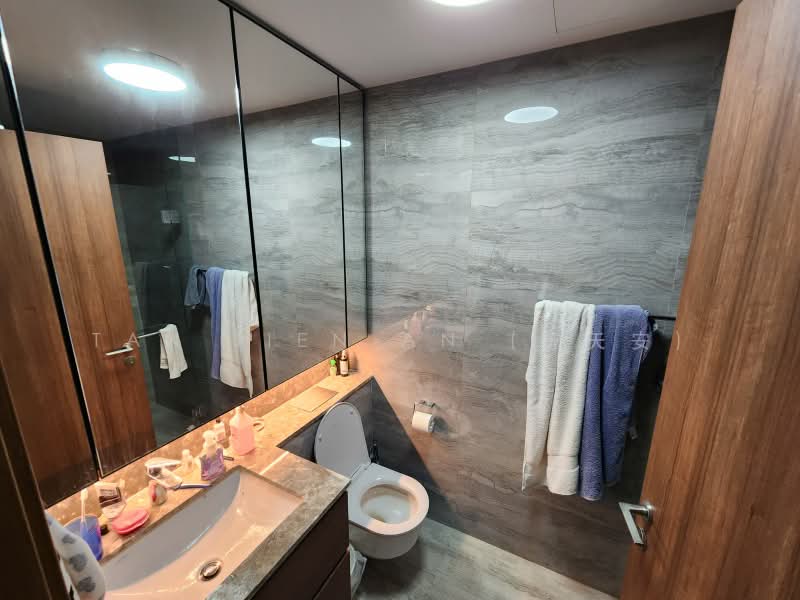 Fourth Avenue Residences, 8 Fourth Avenue, 2 Bedrooms, 710 sqft, Condominium For Rent, by Tan Tien An (陈天安), 500230595 - Bathroom - PropertyGuru.com.sg