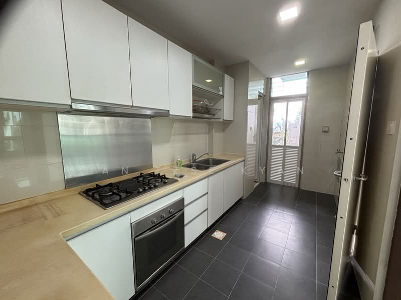 Crystal Heights, 75 Pasir Panjang Hill, 3 Bedrooms, 1,109 sqft, Apartment For Rent, by Tan Tzse Kyan, 500230598 - Kitchen - PropertyGuru.com.sg