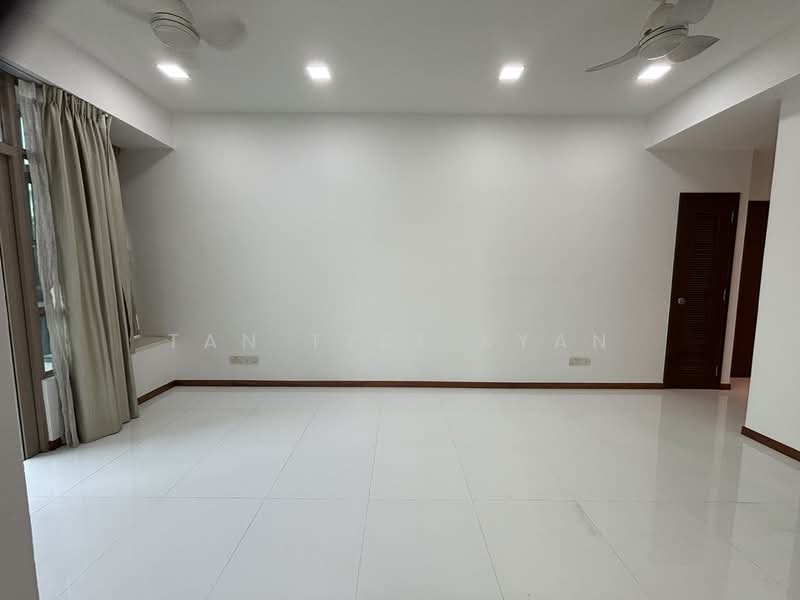Crystal Heights, 75 Pasir Panjang Hill, 3 Bedrooms, 1,109 sqft, Apartment For Rent, by Tan Tzse Kyan, 500230598 - Living Room - PropertyGuru.com.sg