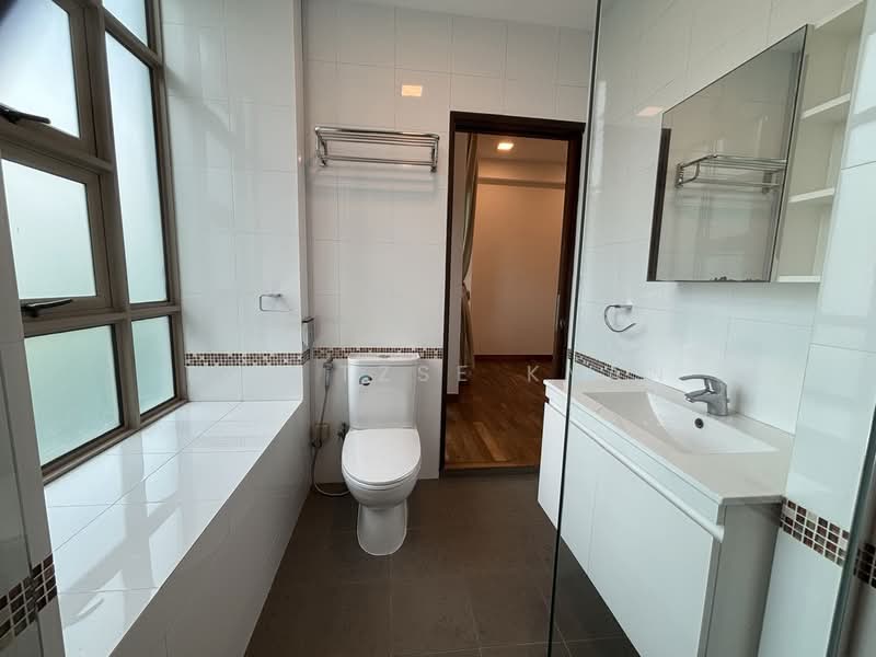Crystal Heights, 75 Pasir Panjang Hill, 3 Bedrooms, 1,109 sqft, Apartment For Rent, by Tan Tzse Kyan, 500230598 - Bathroom - PropertyGuru.com.sg