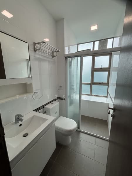 Crystal Heights, 75 Pasir Panjang Hill, 3 Bedrooms, 1,109 sqft, Apartment For Rent, by Tan Tzse Kyan, 500230598 - Bathroom - PropertyGuru.com.sg
