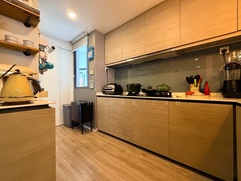 Bellewoods, 116 Woodlands Avenue 5, 4 Bedrooms, 1,345 sqft, Executive Condominium For Sale, by Shah Marican, 500230601 - Kitchen - PropertyGuru.com.sg