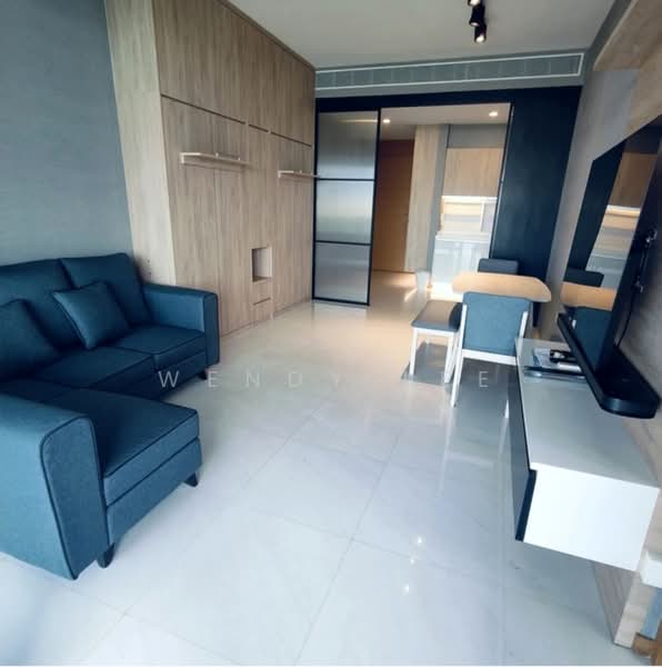Concourse Skyline, 298 Beach Road, 1 Bedroom, 861 sqft, Condominium For Sale, by Wendy Lee, 500230604 - Living Room - PropertyGuru.com.sg