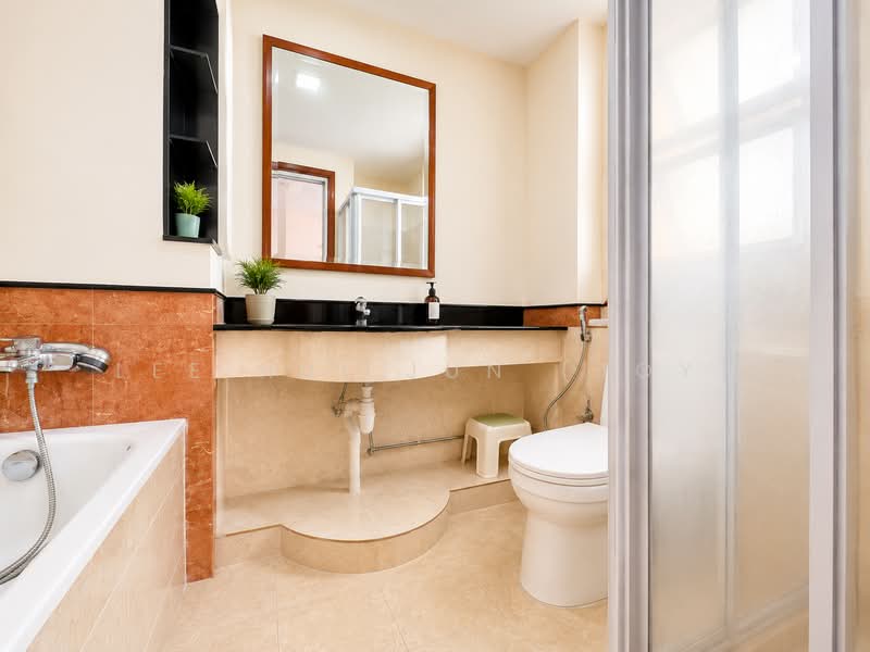 Euphony Gardens, 1 Jalan Mata Ayer, 2 Bedrooms, 947 sqft, Condominium For Sale, by Lee Hui Jun (Joy), 500230607 - Bathroom - PropertyGuru.com.sg