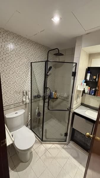 Yishun Emerald, 20 Canberra Drive, 4 Bedrooms, 1,345 sqft, Condominium For Sale, by Raziah Wahab, 500230608 - Bathroom - PropertyGuru.com.sg