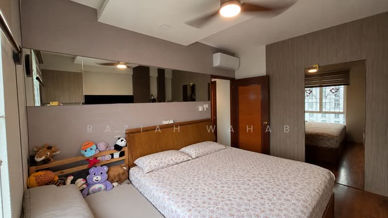 Yishun Emerald, 20 Canberra Drive, 4 Bedrooms, 1,345 sqft, Condominium For Sale, by Raziah Wahab, 500230608 - Master Bedroom - PropertyGuru.com.sg